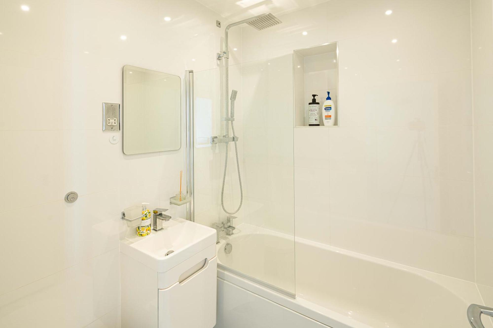 Charming Newly Refurb 2-Bed 2-Bath Whole Apartment Near Hyde Park & Kensington, Prime Paddington Location Zone 1 Лондон Екстер'єр фото